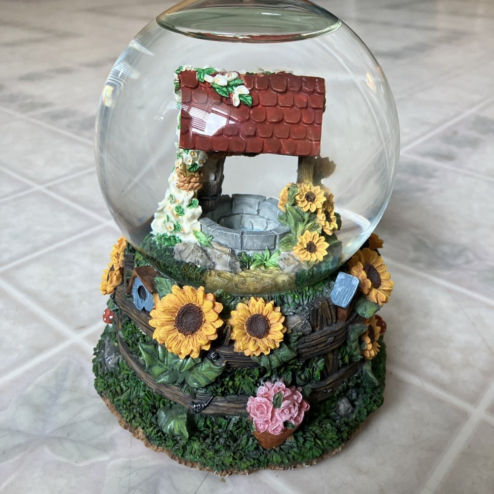 Herco Professional Gift snow globe Musical Everything Is Beautiful‎ Wishing Well